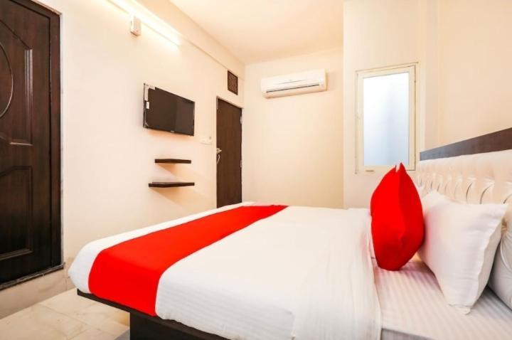 Hotel Royal Palace Indore Eksteriør billede