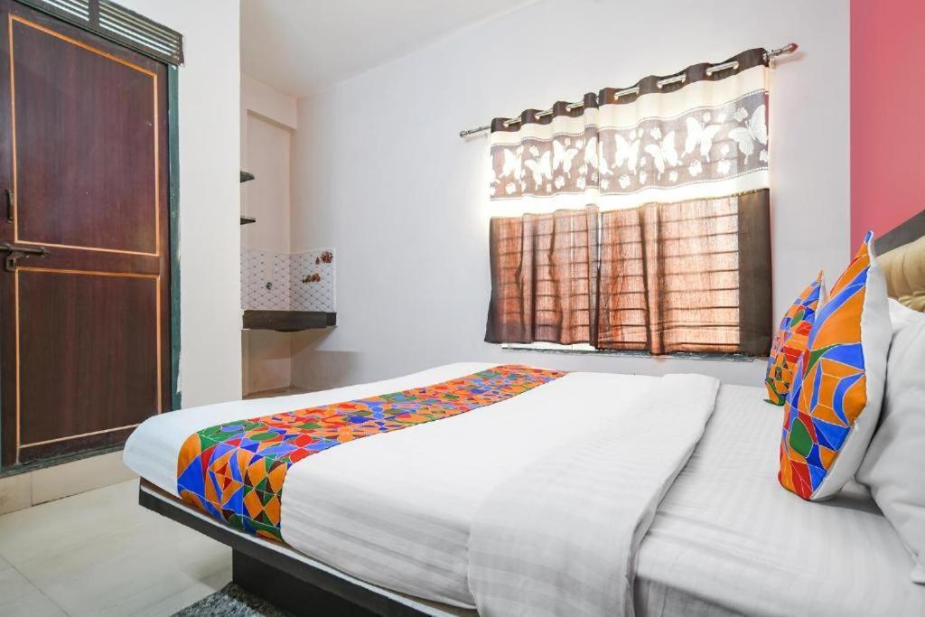 Hotel Royal Palace Indore Eksteriør billede